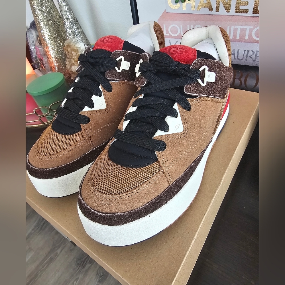 UGG Goldencush Sneaker Size 9 - Picture 8 of 8